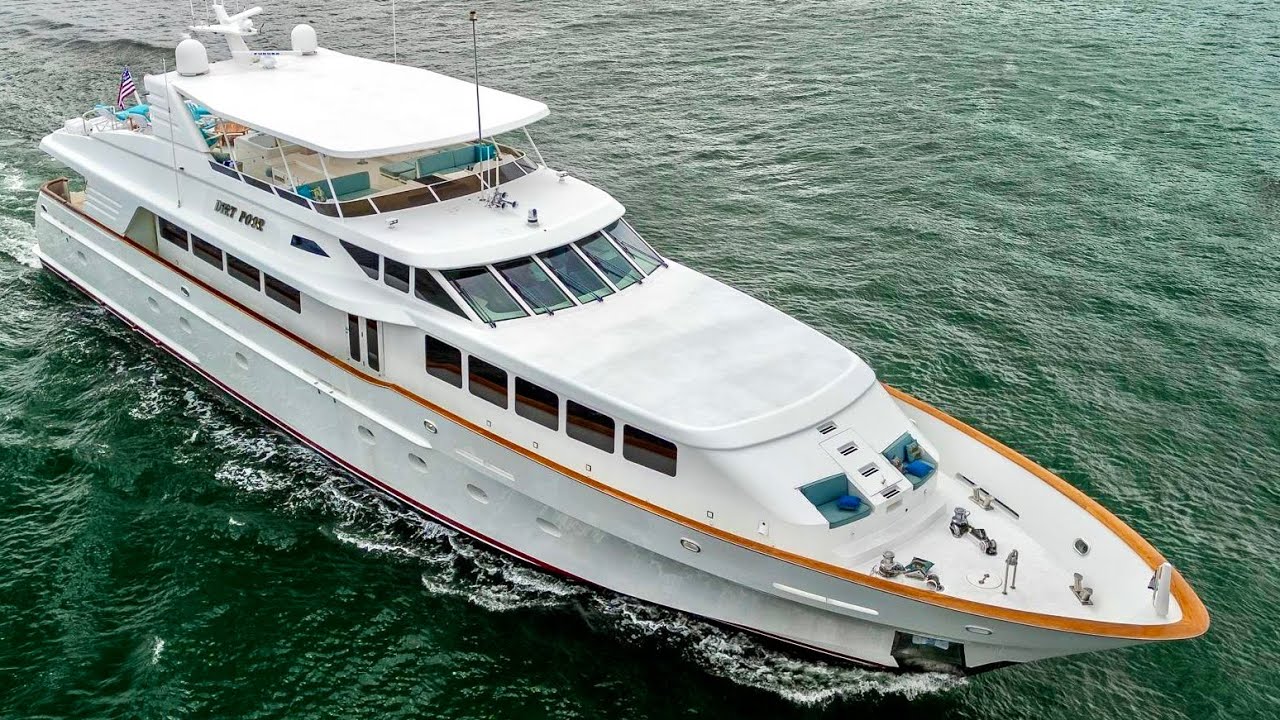 Tur superyacht de 2,9 milioane de dolari: Trinity 118 din 1999