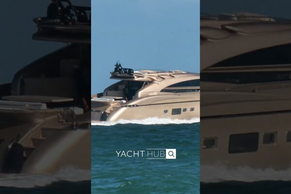 AB 116 începe să atingă viteza maximă de 22 de noduri. 😎 Video la Haulover Inlet.