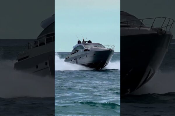 Stilul de viață de yachting la Haulover Inlet 😎 Pershing Yacht.