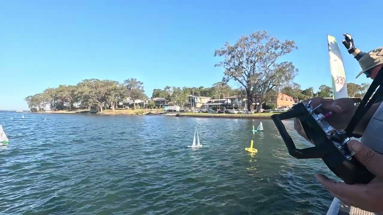 Lake Macquarie West Radio Sailing Club Summer Pointscore cursa 1 serii 4 și 5.