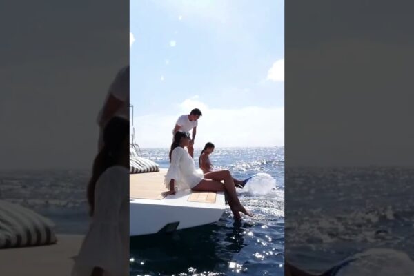 Super Yachts de lux - Custom Line Navetta 42 oferă un stil atemporal de croazieră - Ferretti Group