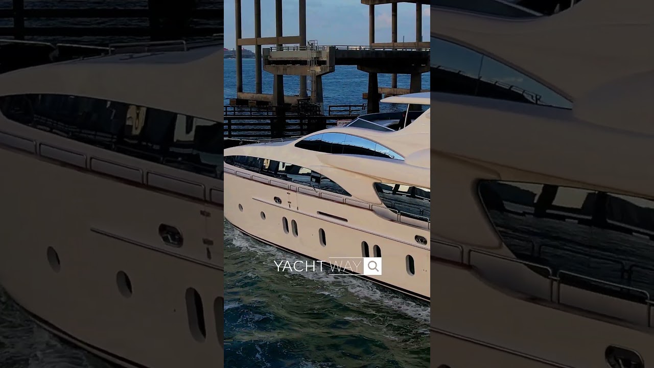 Rylax Azimut în Miami #luxuryyacht #yachtlife #luxuryyachtlife #luxuryboat