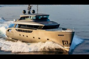 Tur superyacht de 16,7 milioane USD: Sanlorenzo SX100