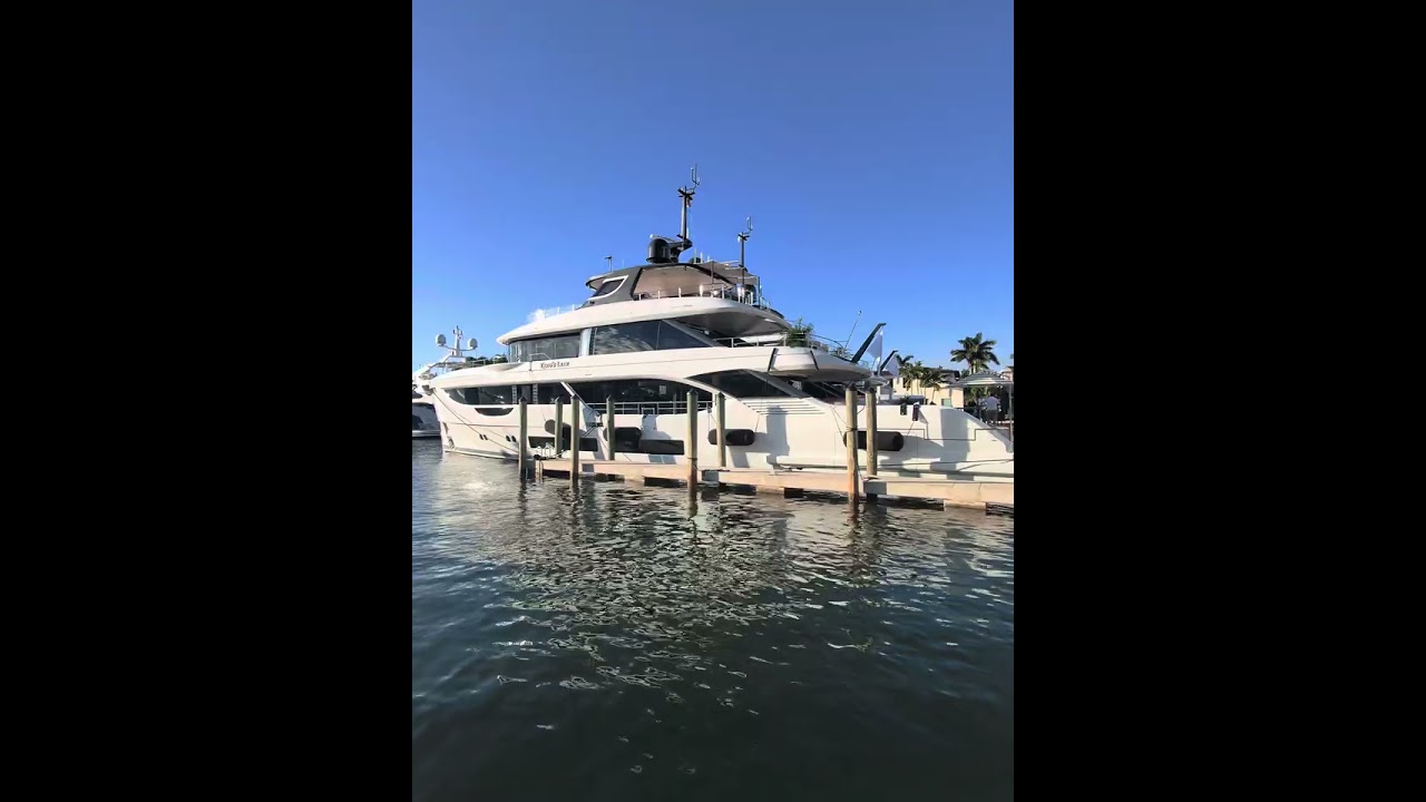 Yacht cu motor Benetti 34m Oasis Kings Lair – YachtBuying101.com